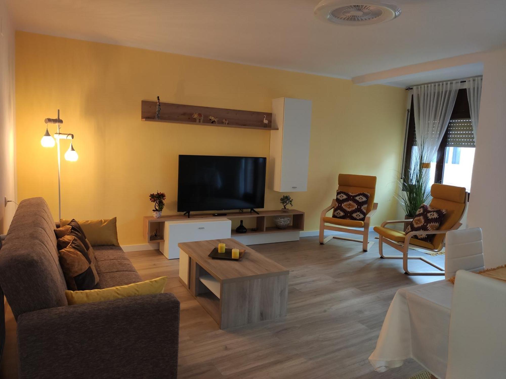 Apartamento Confort II La Seu d'Urgell Bagian luar foto