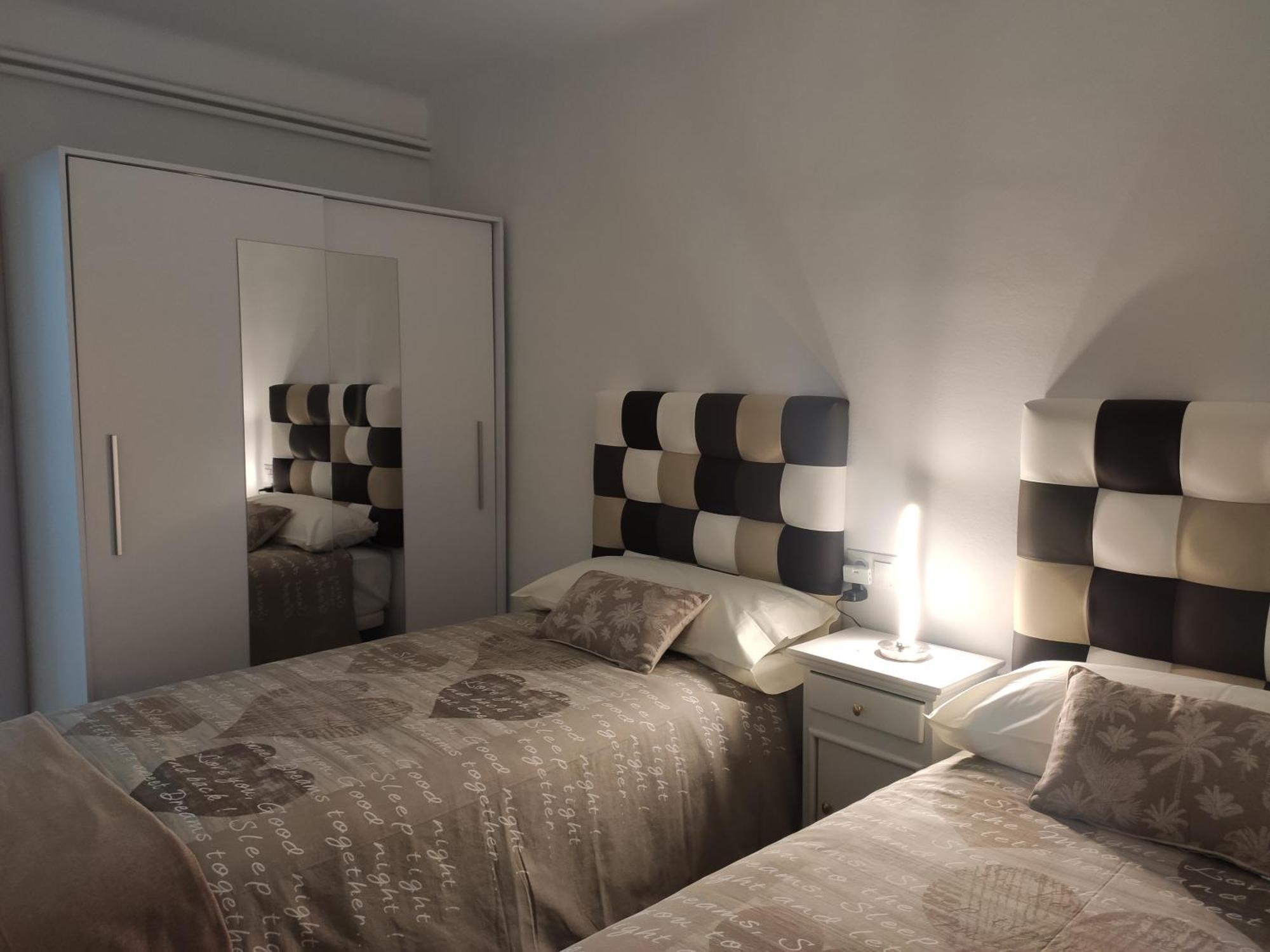 Apartamento Confort II La Seu d'Urgell Bagian luar foto