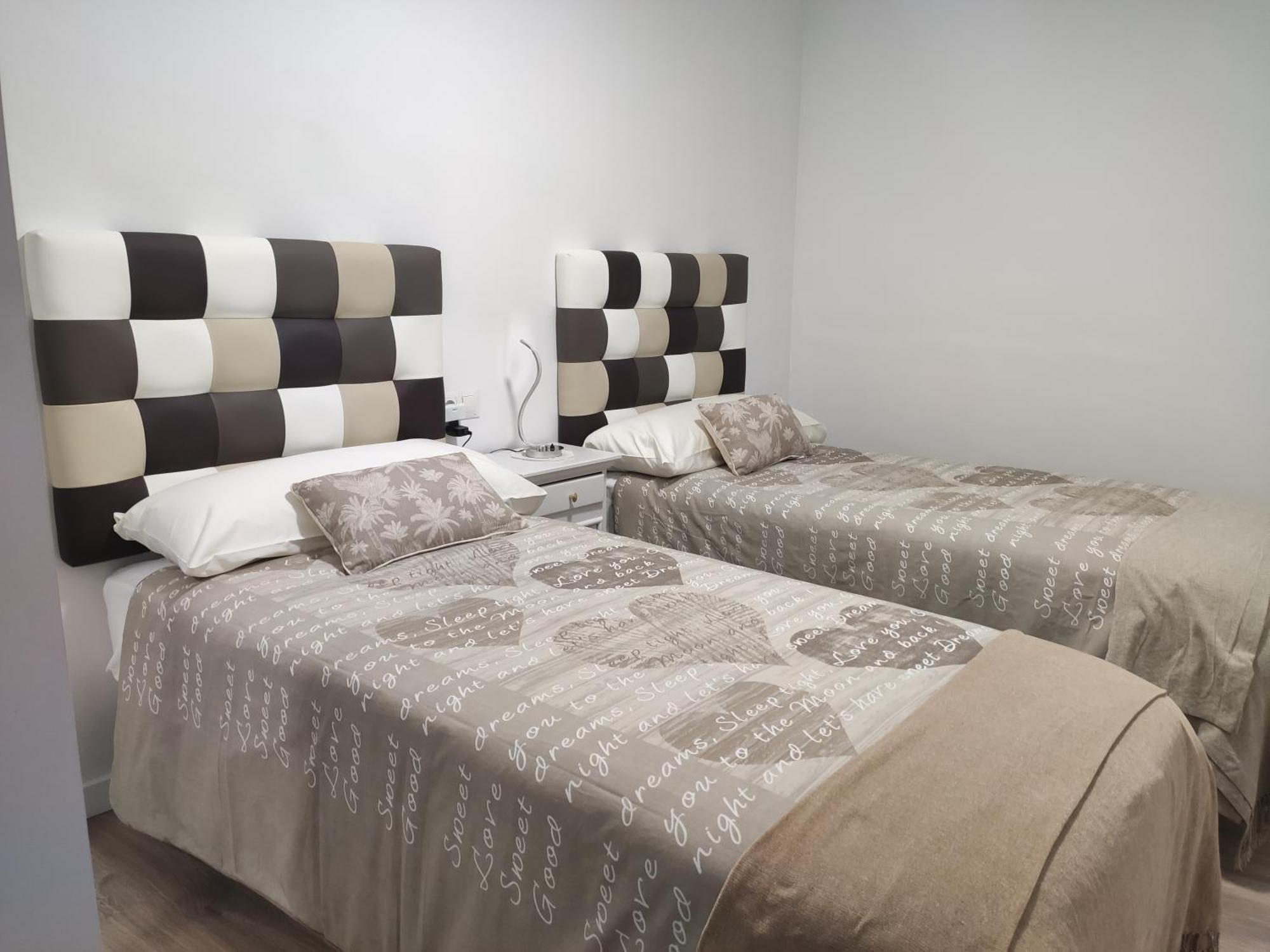 Apartamento Confort II La Seu d'Urgell Bagian luar foto